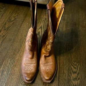 Women’s real leather cowboy boots.